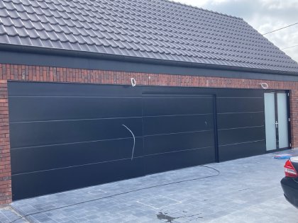 portes de garage sectionnelles, V-line non profilé lisse, moteur, RAL 9005, Revêtement de façade, porte pivotante