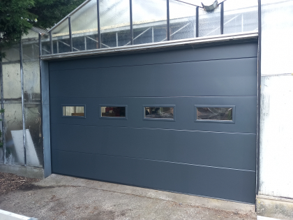 portes de garage sectionnelles, moteur, RAL 7016, V-line non profilé lisse, clavier à code, fenêtre