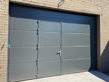 portes de garage sectionnelles, V-line non profilé lisse, moteur, RAL 7043, porte battante, cadre