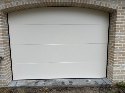 portes de garage sectionnelles, moteur, RAL 9001, V-line non profilé stucco, arc