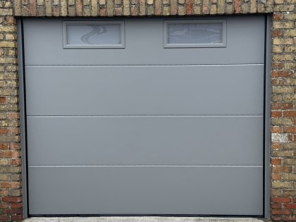 portes de garage sectionnelles, moteur, RAL 7037, V-line non profilé lisse, fenêtre