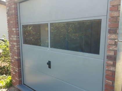 portes de garage sectionnelles, V-line non profilé lisse, main, RAL 7040, panneau de verre